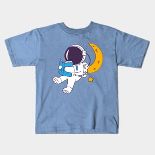 The astronaut collection reading on the moon one star Kids T-Shirt